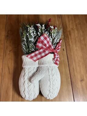 QVC Valerie Parr Hill Winter Christmas Knit Glove Look Door Wall Decor, New
